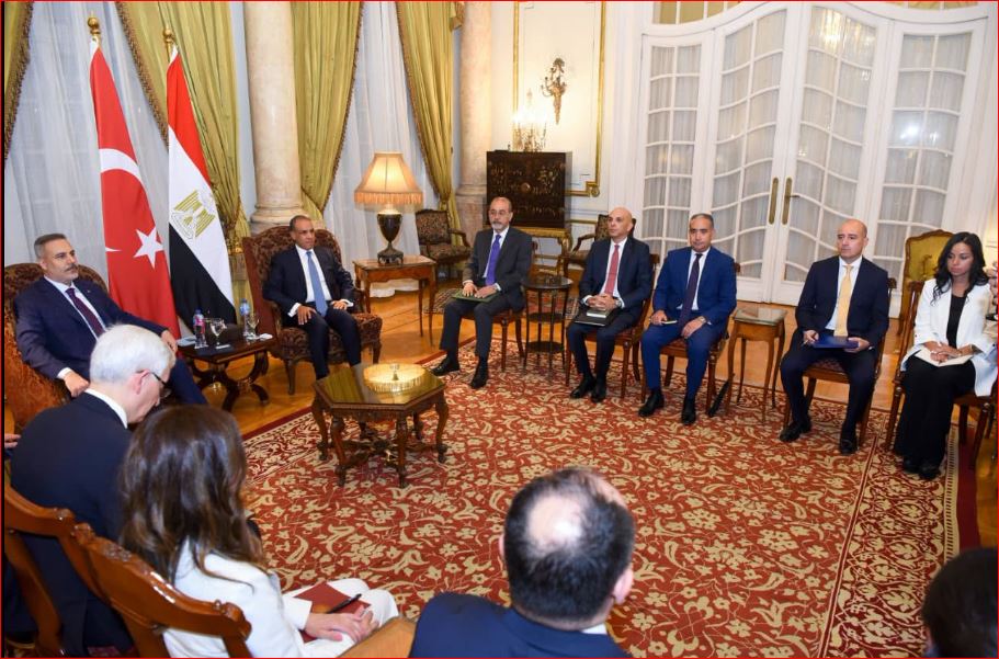 وزير الخارجية ونظيره التركي