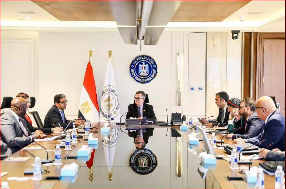  وزير التخطيط يبحث مع نائب رئيس «أفريكسيم بنك»