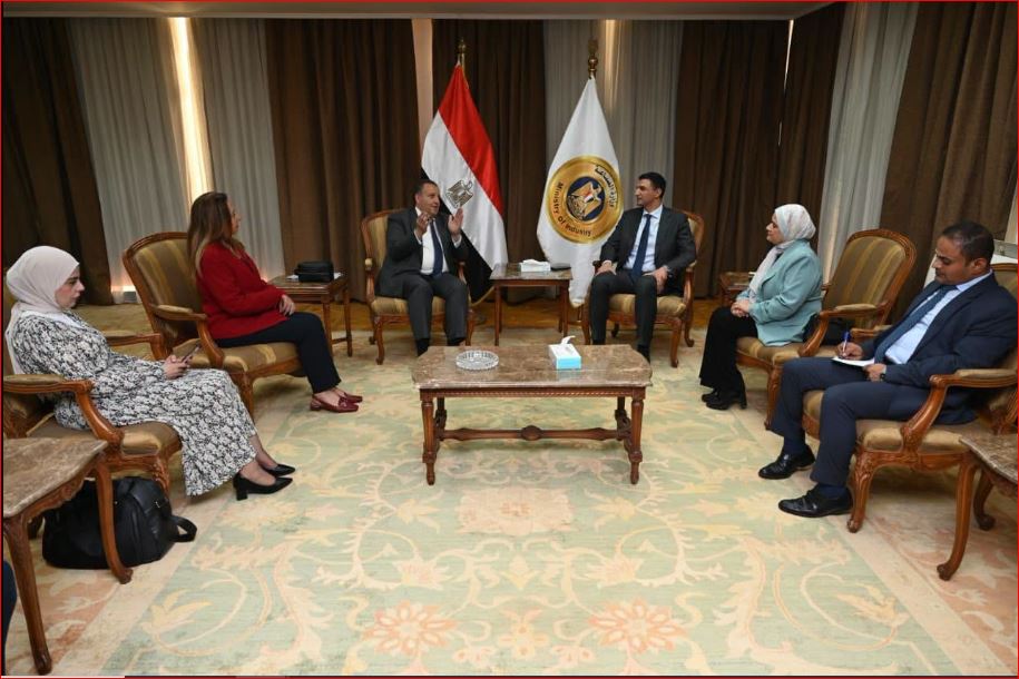 وزير الصناعة ونقيب المهندسين